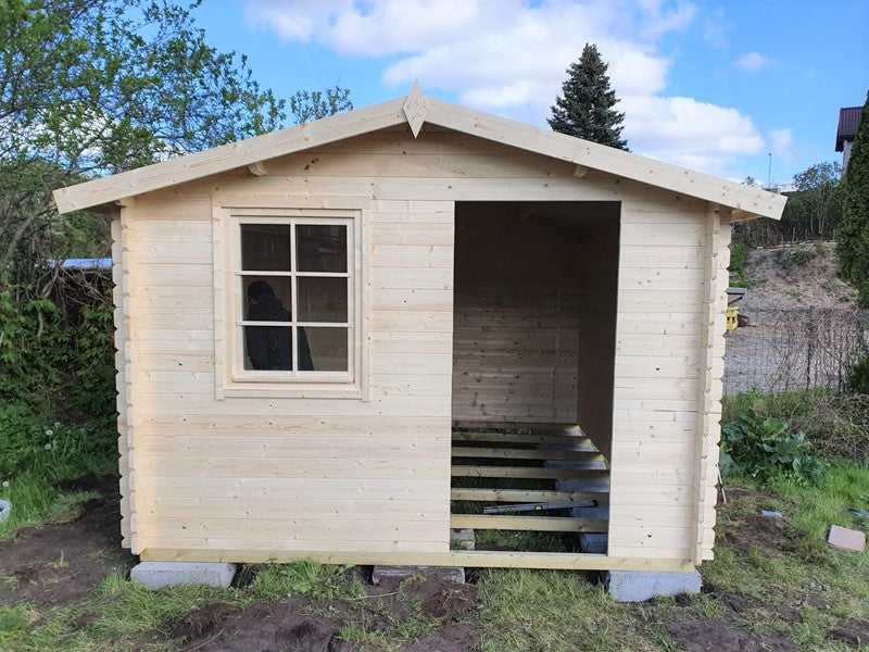 Gerathütte aus Holz